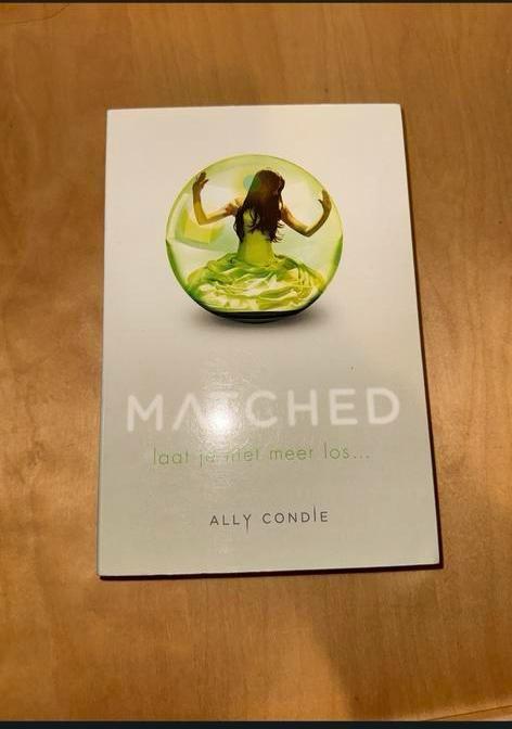 Ally Condie - Matched, Boeken, Kinderboeken | Jeugd | 13 jaar en ouder, Zo goed als nieuw, Verzenden
