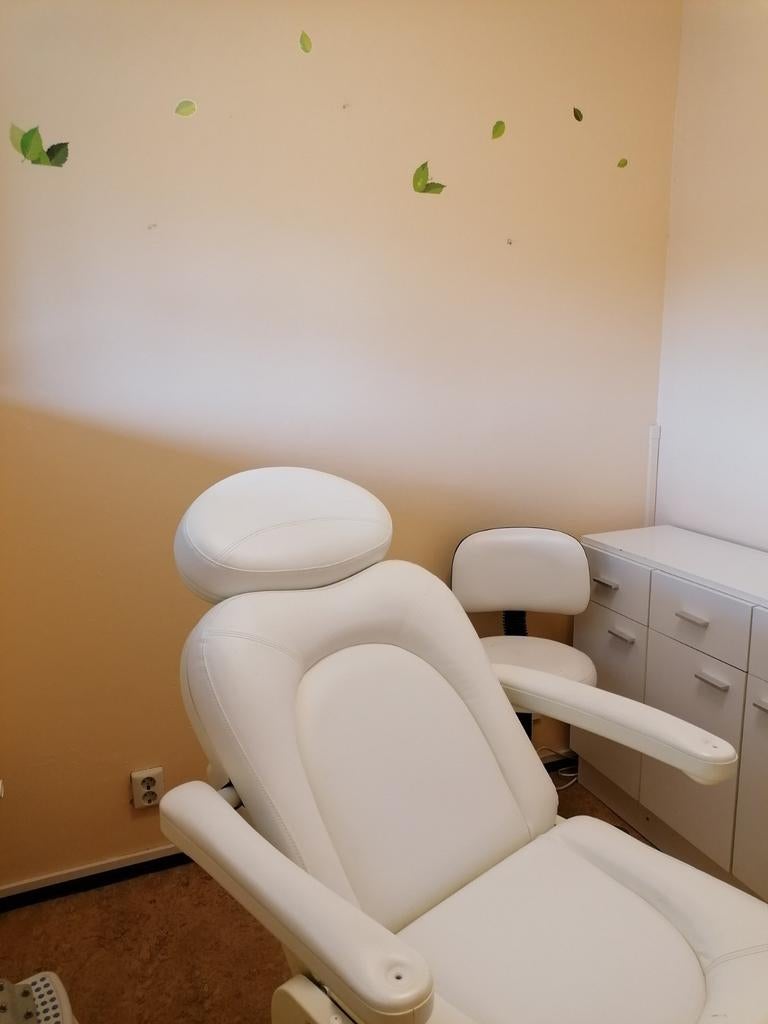 Electrische behandelstoel., Witgoed en Apparatuur, Persoonlijke-verzorgingsapparatuur, Zo goed als nieuw, Overige typen, Ophalen of Verzenden