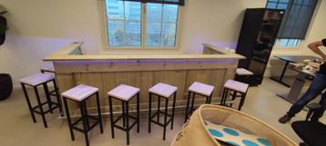 Steigerhouten thuisbar beschikbaar voor biedingen