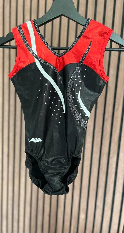 Turnpakje Moreau / maat 164 zwart rood / Nieuwstaat!, Sport en Fitness, Turnen, Zo goed als nieuw, Turnpak(je), Kindermaat 146 t/m 176