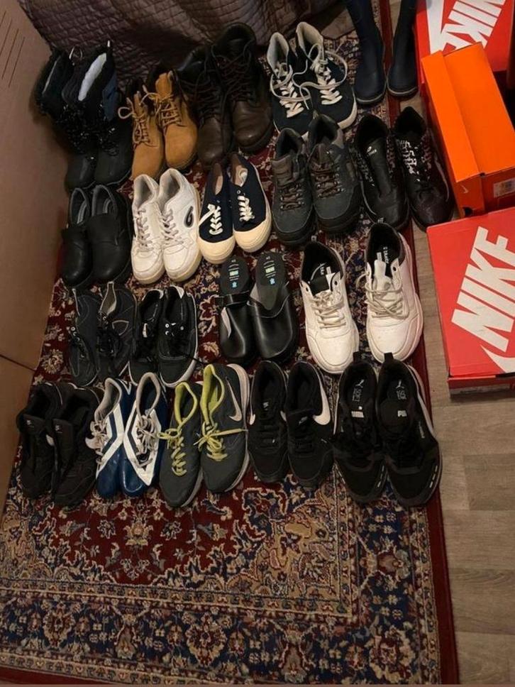 Grote partij jongens en herenschoenen (Nike,Adidas,Fila etc), Kleding | Heren, Schoenen, Zo goed als nieuw, Ophalen