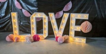 LOVE licht letters 💡 te huur.  Actie €60 - 3 dagen. beschikbaar voor biedingen