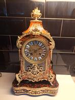 Kleine ANTIEKE Boulle op Console (43 cm.), Antiek en Kunst, Antiek | Klokken, Ophalen of Verzenden