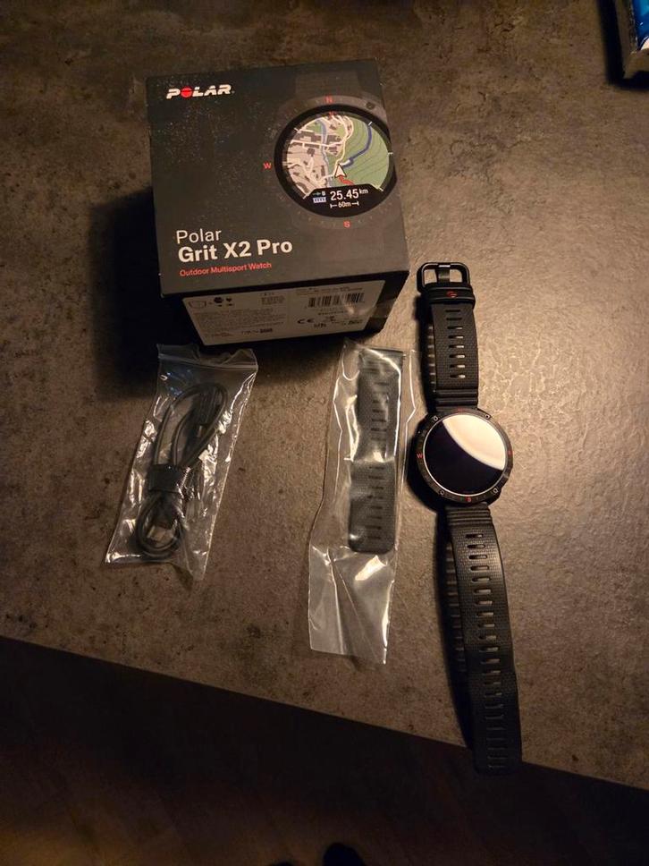 Polar Grit X2 Pro - Outdoor Multisport Horloge, Sieraden, Tassen en Uiterlijk, Smartwatches, Zo goed als nieuw, Zwart, Afstand