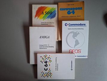 Stapeltje Commodore boekjes beschikbaar voor biedingen