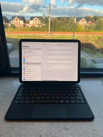 ZGAN Ipad Air 2024 128GB - SpaceGray + Belkin toetsenbord beschikbaar voor biedingen