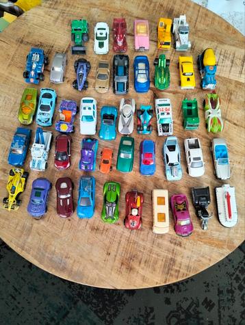 Partij kleine modelauto's/ model auto's, 45 stuks beschikbaar voor biedingen