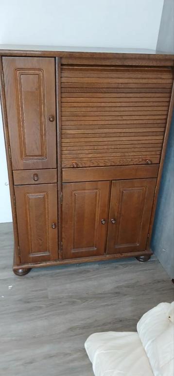 Mooi houten computermeubel/bureau  beschikbaar voor biedingen
