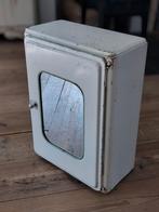 Brocante metalen medicijnkastje/ badkamerkastje met spiegel, Antiek en Kunst, Ophalen of Verzenden