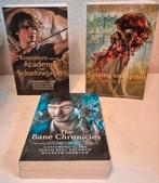 Cassandra Clare 2x Academie Schaduwjagers + ketting v Goud, Ophalen of Verzenden, Zo goed als nieuw