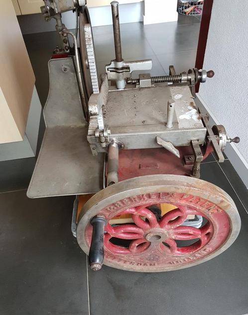 ik zoek oude berkel snijmachine handwiel enz. reclame, Antiek en Kunst, Antiek | Keukenbenodigdheden, Ophalen