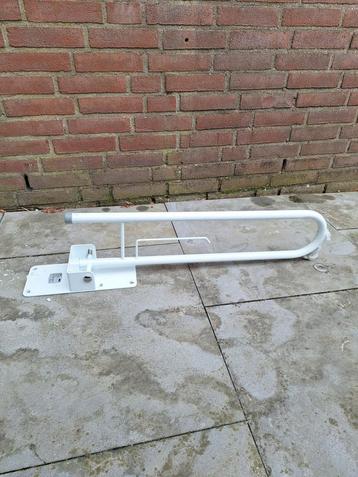 Toiletbeugel opklapbaar beschikbaar voor biedingen