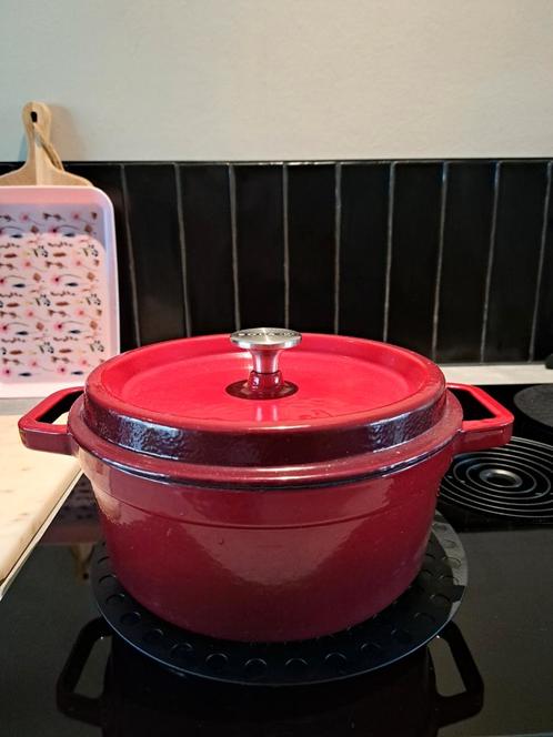 Gietijzeren Sola braadpan, rode versie, Huis en Inrichting, Keuken | Potten en Pannen, Zo goed als nieuw, Koekenpan of Braadpan
