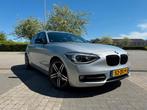 BMW 1-Serie 116I upgrade edition 100KW 5DR 2013 Grijs, 1-Serie, 65 €/maand, Zwart, 4 cilinders