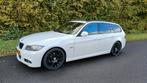 BMW 318i Touring M-SPORT PANO NAVI PDC STOELVERW., Auto's, Achterwielaandrijving, Zwart, Adaptieve lichten, Alcantara