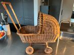 Authentieke rieten poppenwagen - 50+ jaar oud, Kinderen en Baby's, Speelgoed | Poppen, Ophalen of Verzenden, Gebruikt, Overige typen
