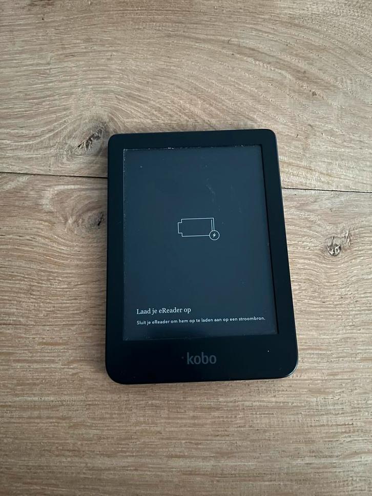 Clara eReader kobo rakuten, Computers en Software, E-readers, Zo goed als nieuw, 6 inch of minder, Wi-Fi, Ophalen of Verzenden