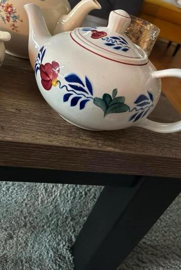 Boerenbont theepotje beschikbaar voor biedingen