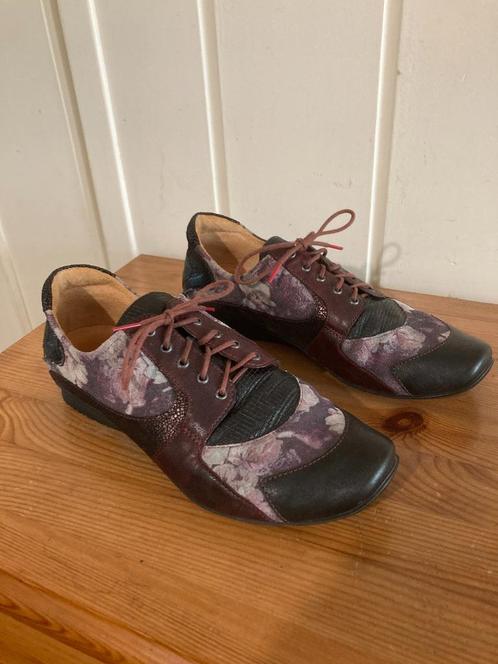 Aparte zwart paars gevlekte leren schoenen van Think!, mt 39, Kleding | Dames, Schoenen, Zo goed als nieuw, Schoenen met lage hakken