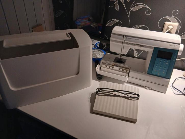 een Husqvarna Viking Emerald 183 naaimachine., Hobby en Vrije tijd, Naaimachines en Toebehoren, Zo goed als nieuw, Naaimachine