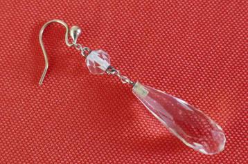 Gouden oorbel/hanger met kristal beschikbaar voor biedingen
