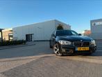 BMW 118i | Automaat l Carplay | Schuifdak | Dealer onderhoud, 65 €/maand, Zwart, 650 kg, 1300 kg