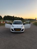 Peugeot 107 1.0 12V E-vti 68PK 3DR 2013 Wit, Auto's, Voorwielaandrijving, Handgeschakeld, Particulier, 3 cilinders