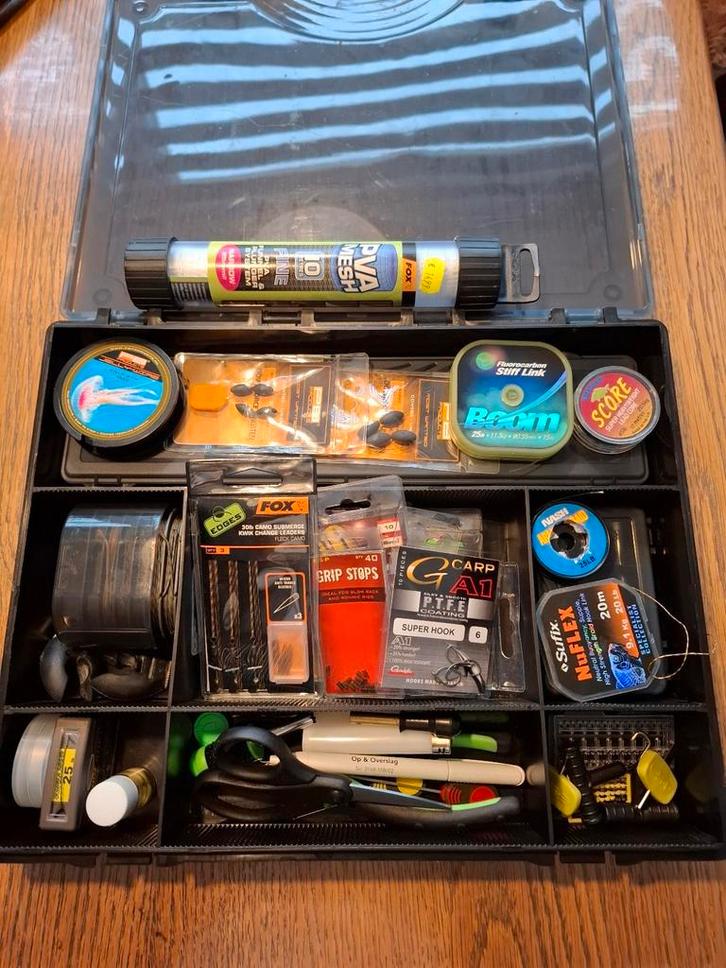 Tacklebox Large bomvol met klein materiaal Korda Fox PB ESP, Watersport en Boten, Hengelsport | Karpervissen, Zo goed als nieuw