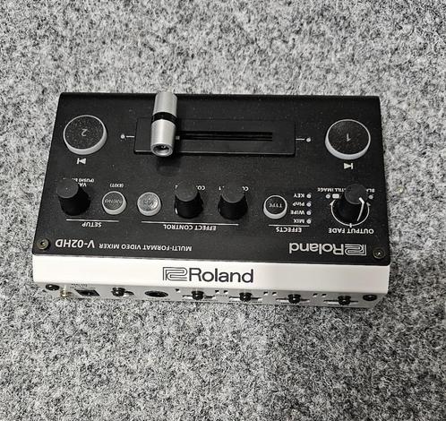 Roland V-02HD Video Mixer in nieuwe staat, Audio, Tv en Foto, Fotografie | Professionele apparatuur, Nieuw, Ophalen