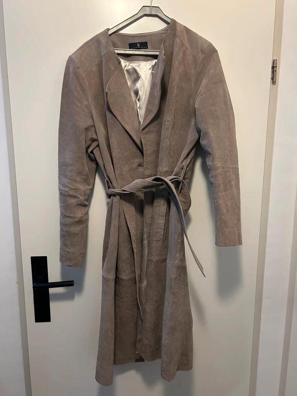 Trenchcoat suede - Mart Visser, Kleding | Dames, Jassen | Winter, Zo goed als nieuw, Maat 42/44 (L), Beige, Ophalen of Verzenden