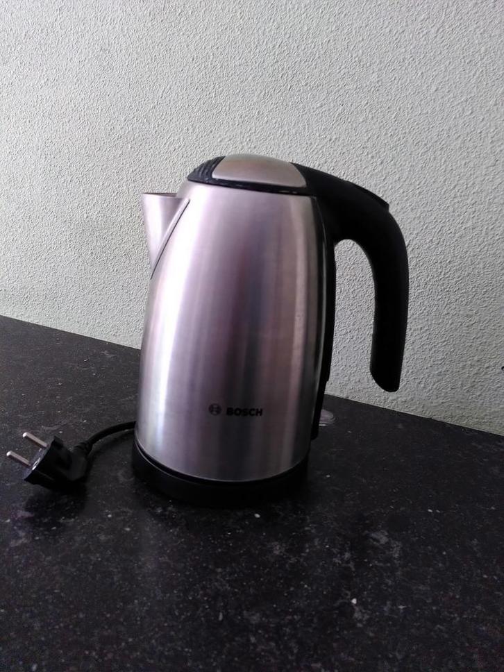 Bosch waterkoker 1.7l, Witgoed en Apparatuur, Waterkokers, Zo goed als nieuw, 1 tot 2 liter, Rvs, Ophalen