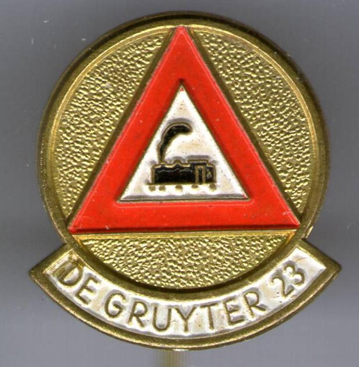 De Gruyter verkeersbord Nr 23 koper speldje ( X_023 ), Verzamelen, Speldjes, Pins en Buttons, Zo goed als nieuw, Speldje of Pin