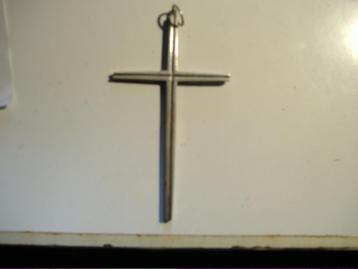 groot zilveren kruis hanger beschikbaar voor biedingen