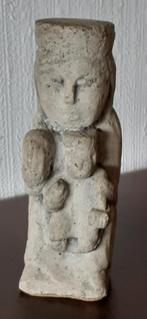 Maria beeld met kind uit steen gebeeldhouwd.., Antiek en Kunst, Ophalen of Verzenden