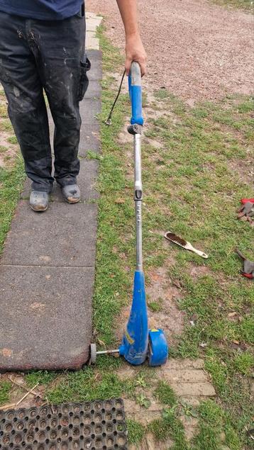 Weed Sweeper Elektrische Graskantensnijder beschikbaar voor biedingen