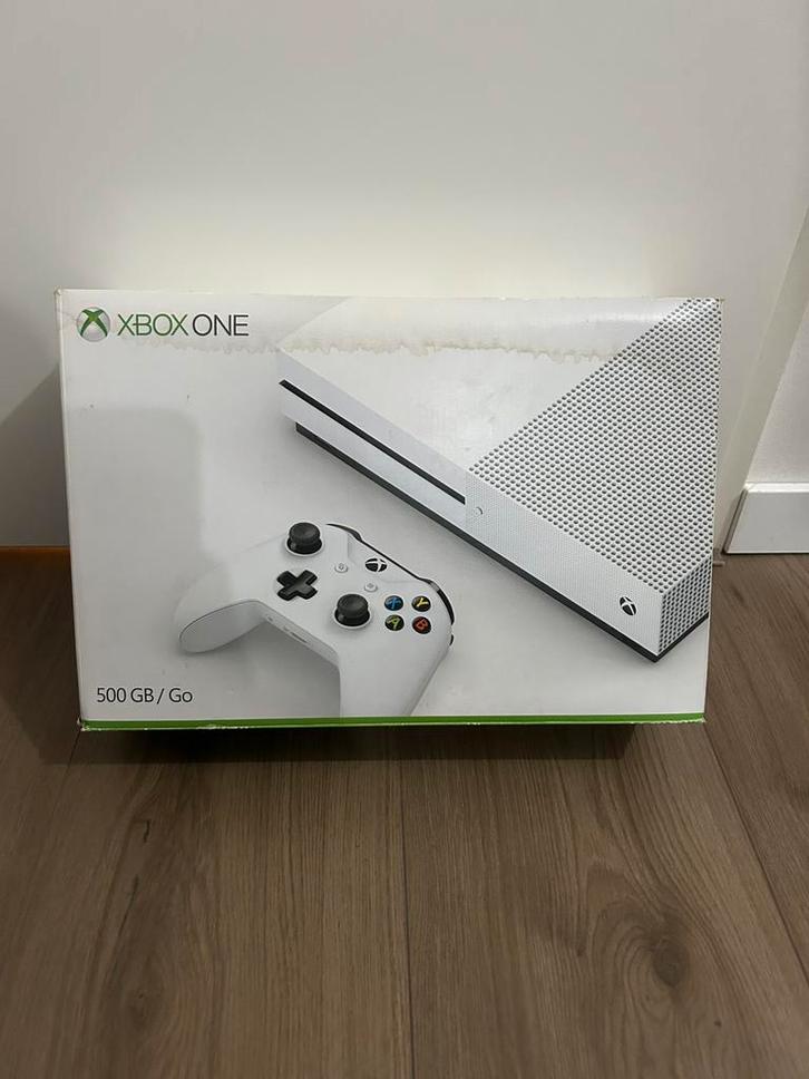Xbox One, Spelcomputers en Games, Spelcomputers | Xbox One, Zo goed als nieuw, Xbox One, 500 GB, Zonder controller, Met games