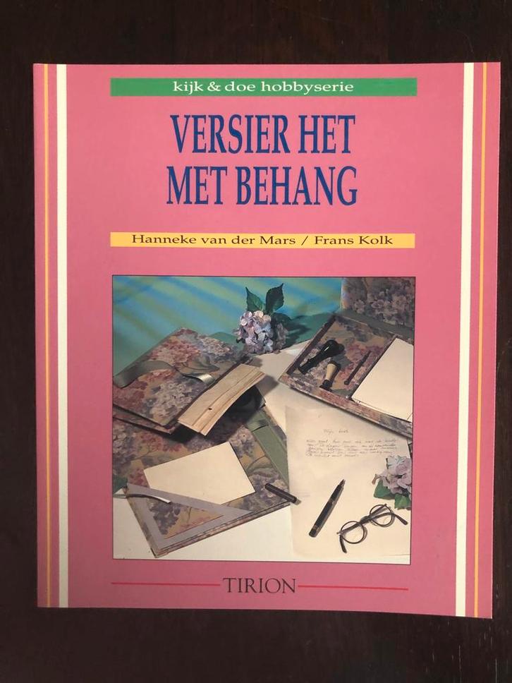 Versier Het Met Behang - Hobbyserie, Boeken, Hobby en Vrije tijd, Zo goed als nieuw, Scrapbooking en Knutselen, Ophalen of Verzenden