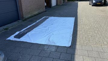 Groot zeil met open rits baar raam zie de maten op de foto  beschikbaar voor biedingen