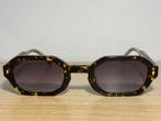 Stijlvolle John Dalia Zonnebril, Overige merken, Zonnebril, Bruin, Ophalen of Verzenden