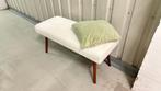 Bouclé bankje – wit – houten poten – teddy bekleding, Minder dan 50 cm, Ophalen of Verzenden, Zo goed als nieuw, 75 tot 100 cm