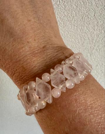 R301A/ Prachtige ROZENKWARTS armband beschikbaar voor biedingen