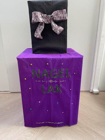 Sinterklaas Surprise Nagellak beschikbaar voor biedingen