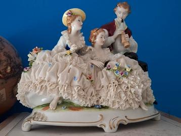 Brocante victoriaanse beeld beschikbaar voor biedingen