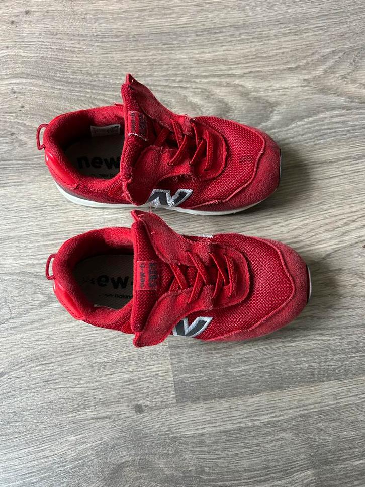 New Balance Rood - Maat 26.5 - Makkelijk aan!, Kinderen en Baby's, Babykleding | Schoentjes en Sokjes, Zo goed als nieuw, Jongetje of Meisje