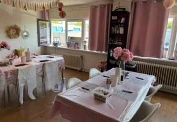 4 witte/creme kuipstoelen