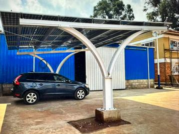Carport nieuw design met of zonder zonnepanelen mogelijk. beschikbaar voor biedingen