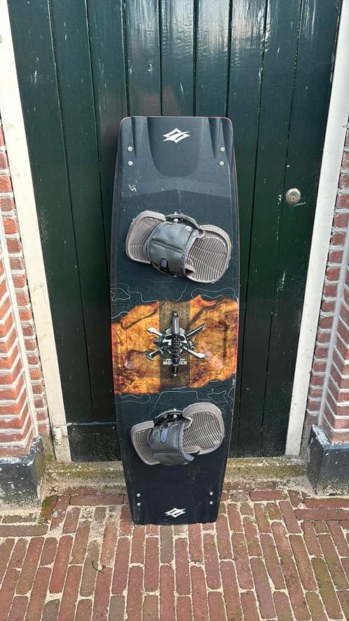 Naish Monarch 138x42, Watersport en Boten, Kitesurfen, Zo goed als nieuw, Ophalen of Verzenden