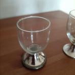 2 antieke borrelglaasjes met zilveren voet, Verzamelen, Glas en Borrelglaasjes, Ophalen of Verzenden, Zo goed als nieuw