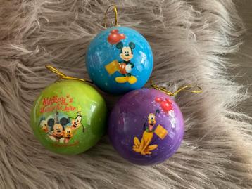 3 diverse Disney kerstballen beschikbaar voor biedingen