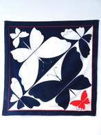 Vintage 60s vlinder art deco rood wit donkerblauw sjaaltje, Kleding | Dames, Maat 38/40 (M), Verzenden, Zo goed als nieuw, Vintage